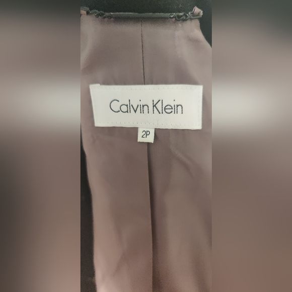 Calvin Klein - Picture 3 of 8